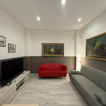 Laura's House In Alberone Рим